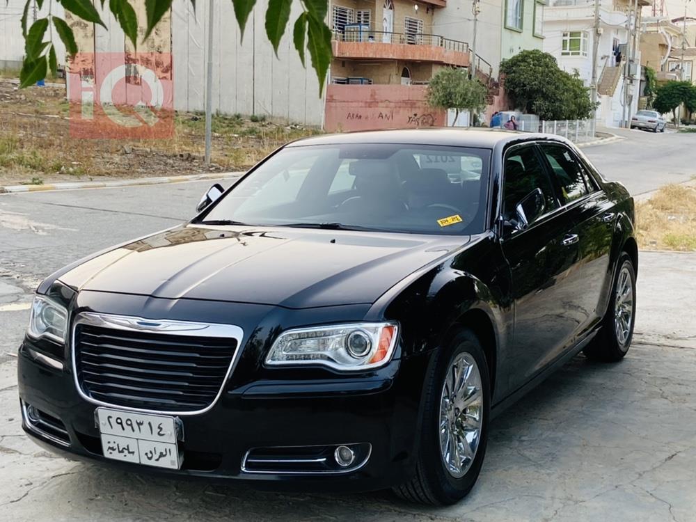 کرایسلەر 300
